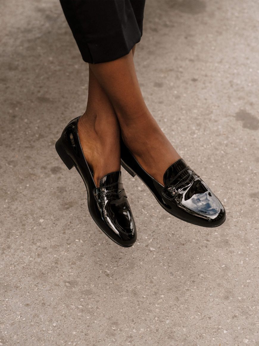 2100 black patent leather loafers